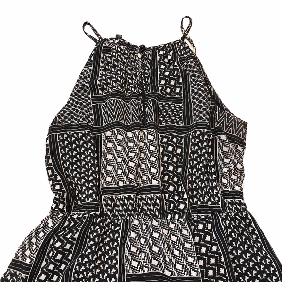 Women’s Abstract Print Dress - Picture 3 of 8